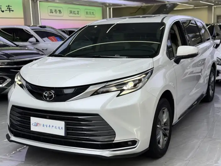 Toyota Sienna 2026 Model Hybrid 2.5L 4WD Premium – фото 1