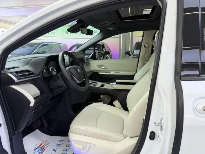 Toyota Sienna 2026 Model Hybrid 2.5L 4WD Premium – фото 10