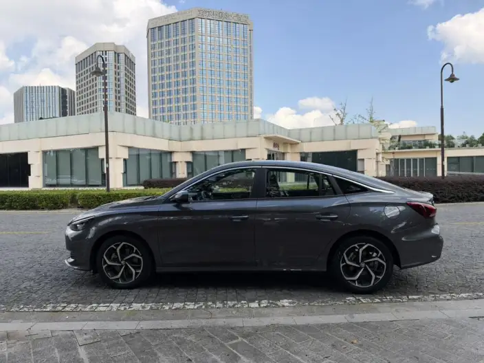 MG5 2023 Model 180DVVT CVT Youth Fashion Edition