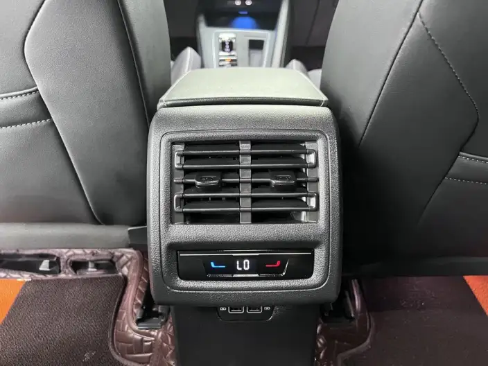 Volkswagen Golf 2021 Model 280TSI DSG R-Line – фото 8