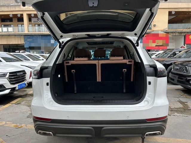 Chery Tiggo 8L 2024 2.0T Automatic Luxury – фото 8