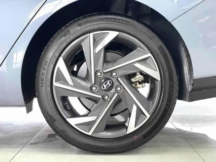 Hyundai Ioniq 2023 Model 1.5L CVT GLX Elite Edition – фото 7