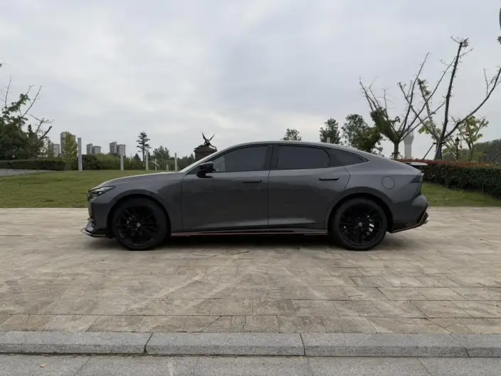 Changan UNI-V 2022 Model 1.5T Sports Edition – фото 4