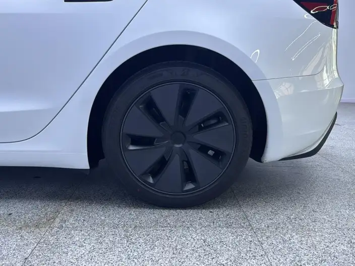 Model 3 2025 Model Facelift Rear-wheel drive version – фото 9