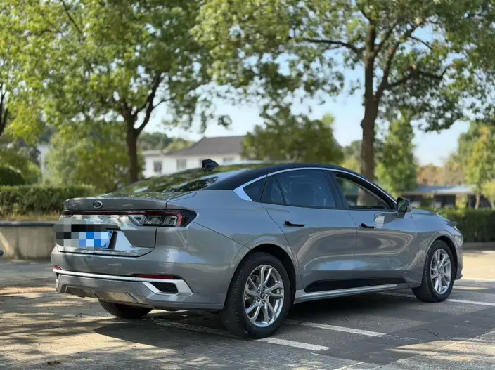 Ford Mondeo 2023 Model EcoBoost 245 Luxury Model – фото 6