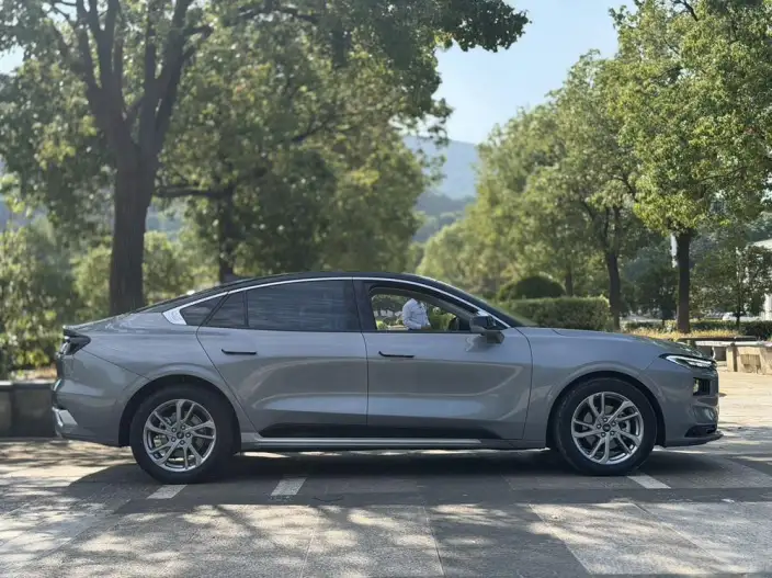 Ford Mondeo 2023 Model EcoBoost 245 Luxury Model – фото 7