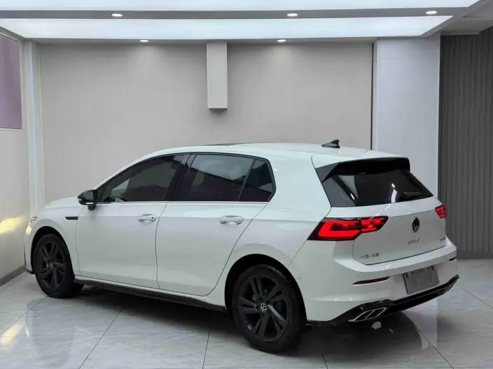 Volkswagen Golf 2021 Model 280TSI DSG R-Line – фото 4
