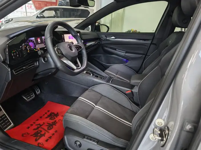 Volkswagen Golf 2023 Model 280TSI DSG R-Line Lite – фото 8