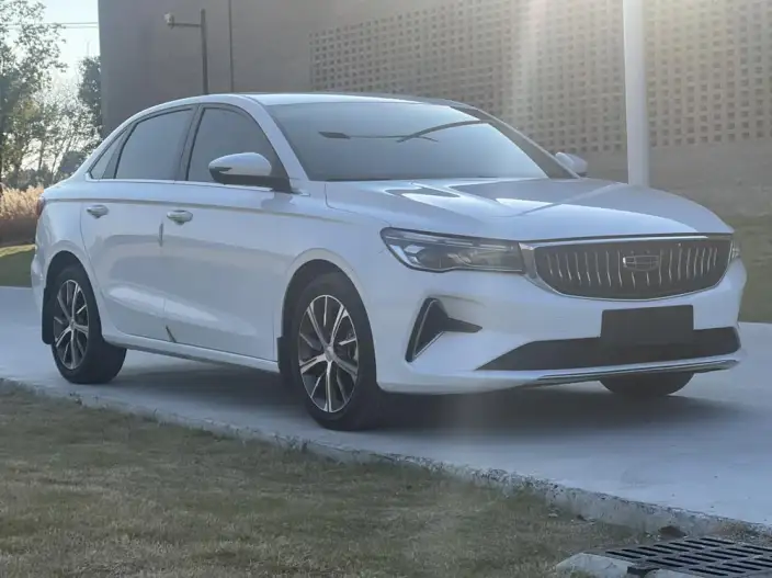 Geely Emgrand 2022 Model No. 4 Gen 1.5L CVT Elite Model – фото 3