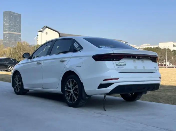 Geely Emgrand 2022 Model No. 4 Gen 1.5L CVT Elite Model – фото 4