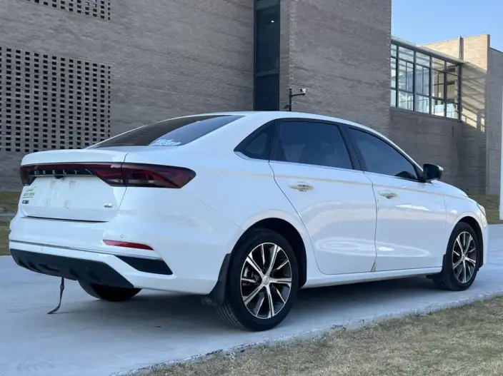 Geely Emgrand 2022 Model No. 4 Gen 1.5L CVT Elite Model – фото 6