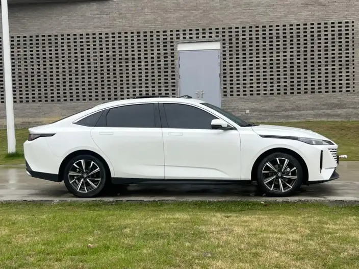 Changan Yida 2023 Model 1.5T GDI Automatic Changxiang Edition – фото 7