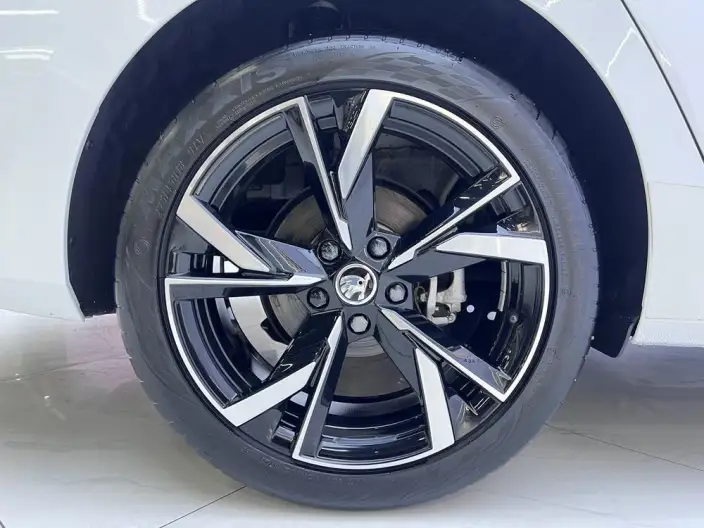 Skoda Octavia 2023 Model Facelift PRO TSI280 DSG Exclusive Edition – фото 7