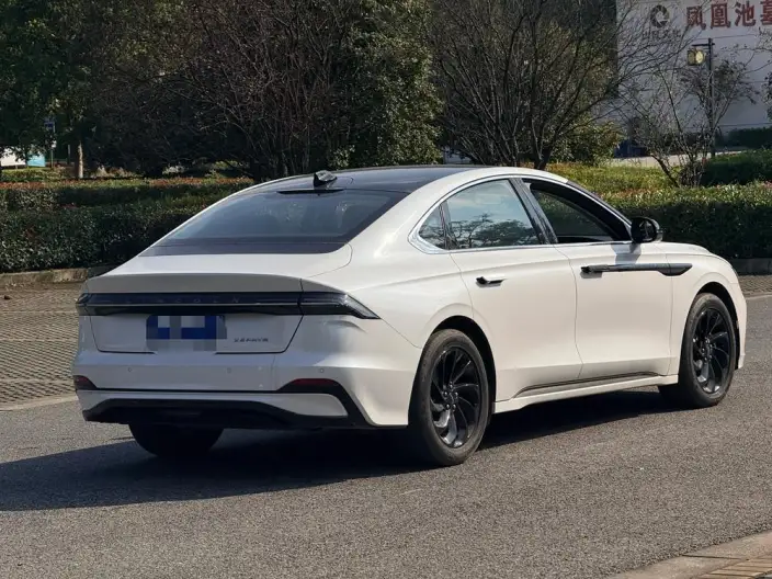 Lincoln Z 2024 Model 2.0T 2WD Zun Shang Hybrid version – фото 6