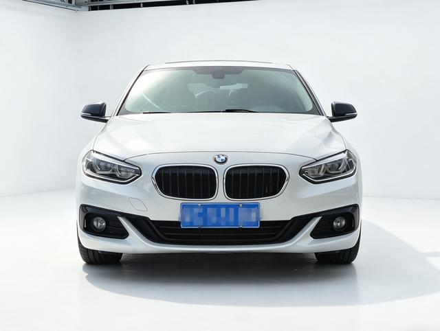 BMW 1 Series 2018 118i Sport – фото 2