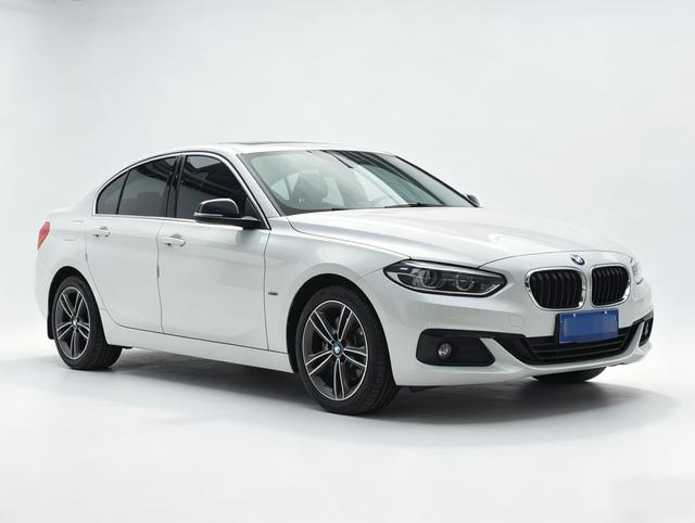 BMW 1 Series 2018 118i Sport – фото 3