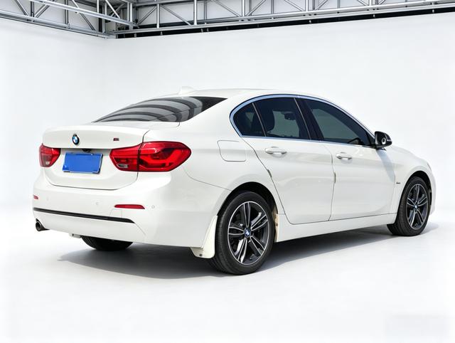 BMW 1 Series 2018 118i Sport – фото 4