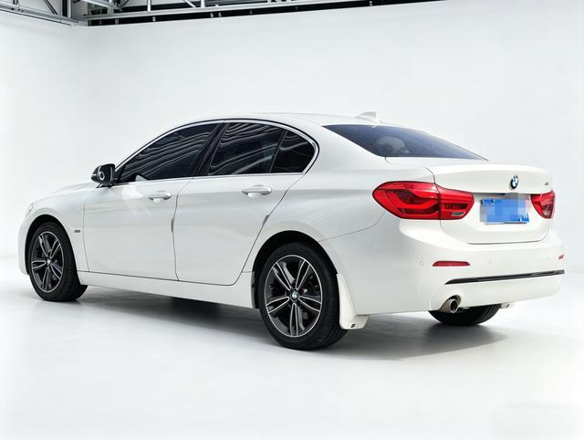 BMW 1 Series 2018 118i Sport – фото 5