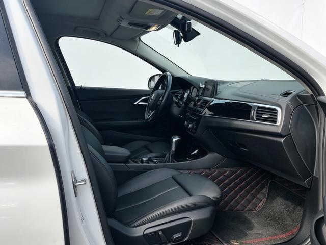 BMW 1 Series 2018 118i Sport – фото 10