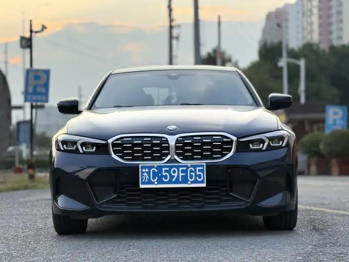 BMW 3 Series 2023 Model 325i M Sports Set – фото 2