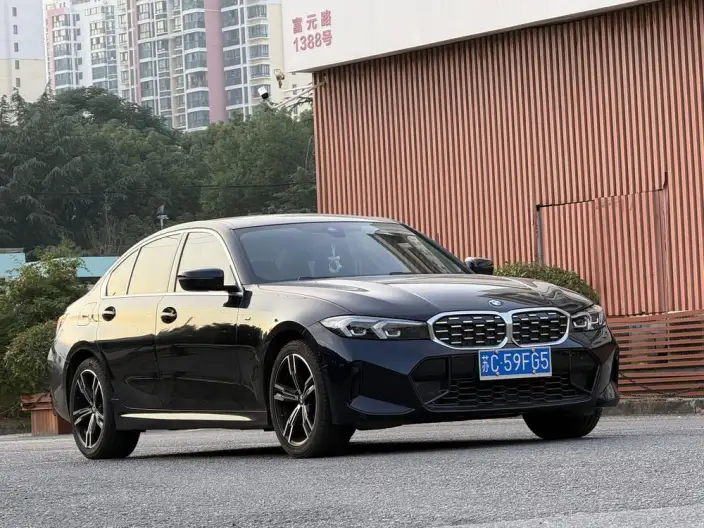 BMW 3 Series 2023 Model 325i M Sports Set – фото 3