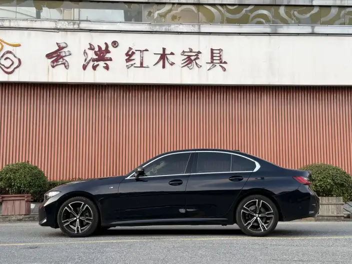 BMW 3 Series 2023 Model 325i M Sports Set – фото 4