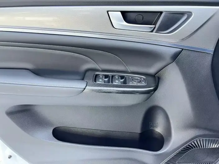 Haval M6 2021 Model PLUS 1.5T DCT Luxury Smart Connect Model – фото 10