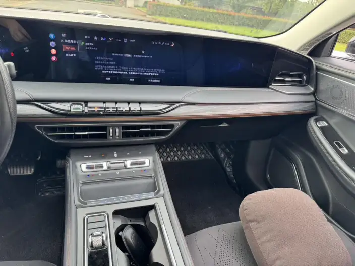 Lincoln Z 2024 Model 2.0T Zun Shang Edition – фото 9
