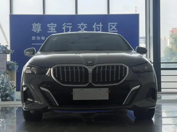 BMW 5 Series 2024 Model 525Li M Sports Set – фото 2