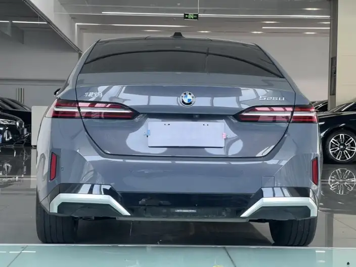 BMW 5 Series 2024 Model 525Li M Sports Set – фото 5