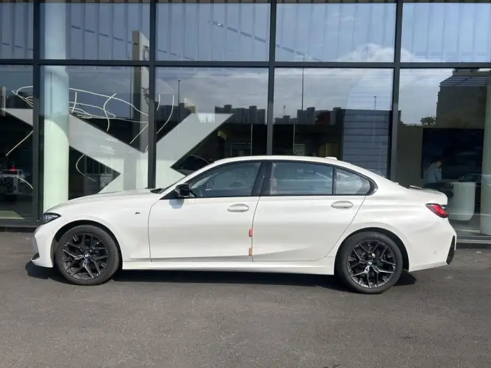 BMW 3 Series 2025 Model 330Li M Sports Night Set – фото 3