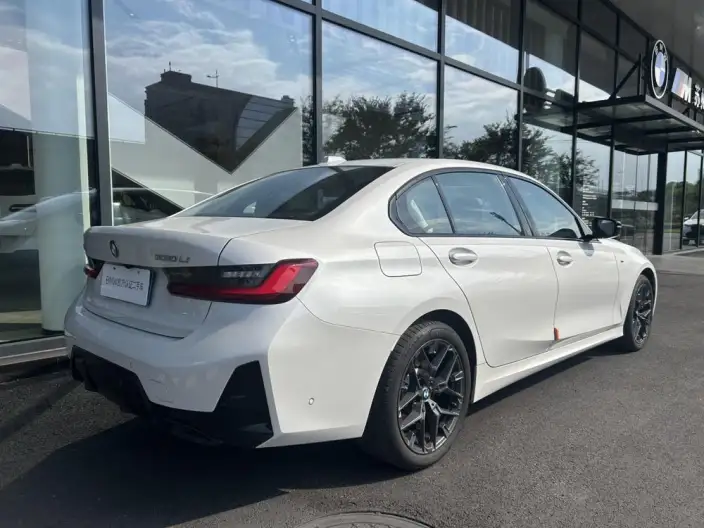 BMW 3 Series 2025 Model 330Li M Sports Night Set – фото 4
