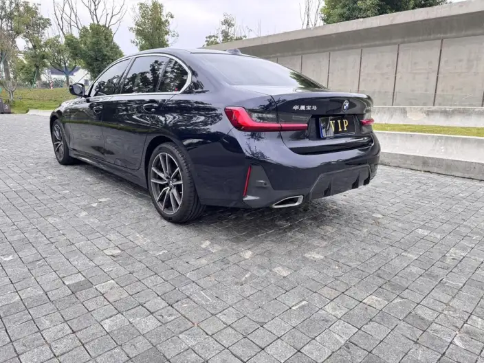 BMW 3 Series 2025 Model 325i M Sports Set – фото 5