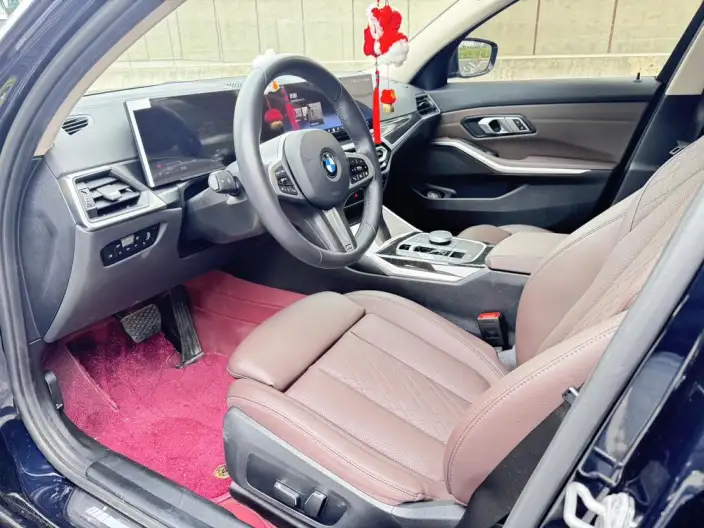 BMW 3 Series 2025 Model 325i M Sports Set – фото 9