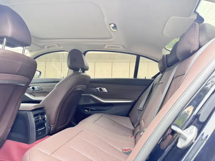 BMW 3 Series 2025 Model 325i M Sports Set – фото 10