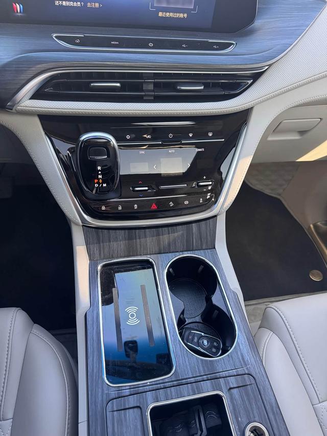 Buick GL8 2023 ES Land Premium 2.0T Comfort – фото 13