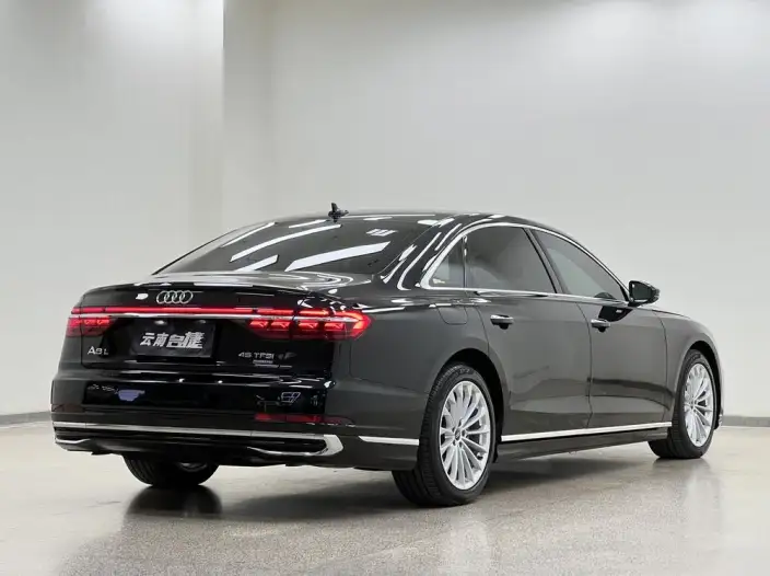 Audi A8 2023 Model A8L 45 TFSI quattro Luxury Model – фото 6