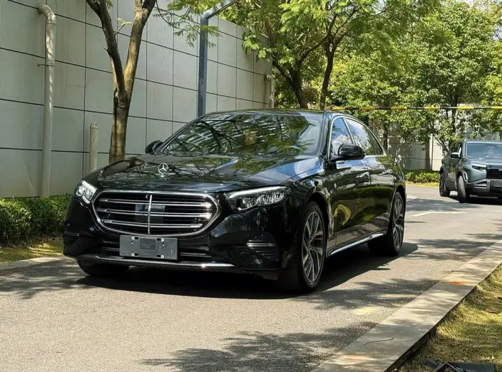 Mercedes-Benz E-Class 2024 Model E 300 L Fashion Model sedan – фото 1
