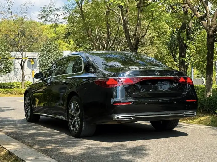 Mercedes-Benz E-Class 2024 Model E 300 L Fashion Model sedan – фото 4
