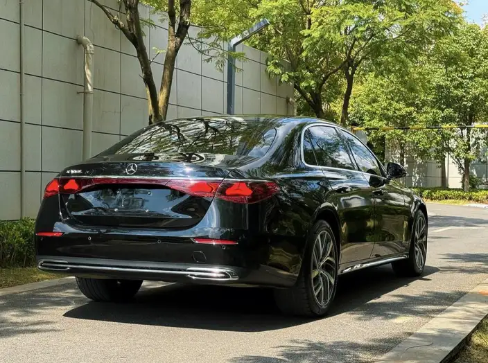 Mercedes-Benz E-Class 2024 Model E 300 L Fashion Model sedan – фото 6