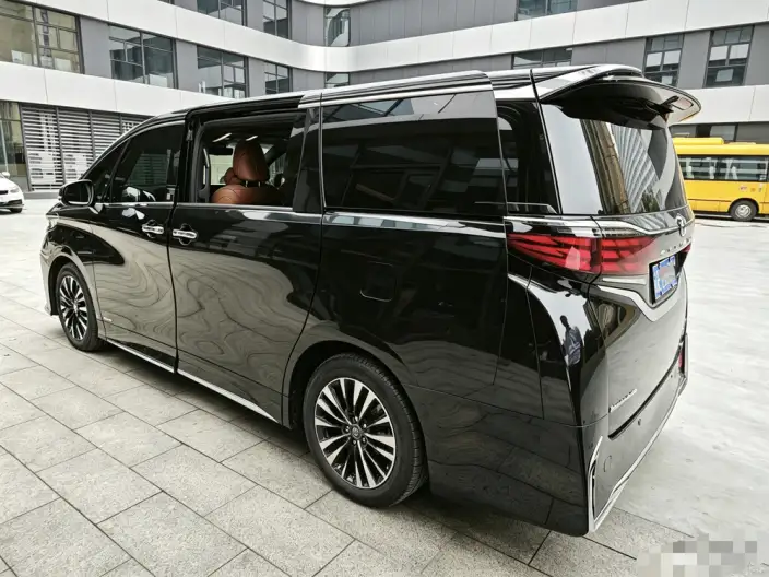 Elfa 2023 Model 2.5L Intelligent Hybrid 4WD Premium – фото 3