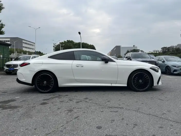Mercedes-Benz CLE-Class 2025 Model CLE 300 4MATIC Luxury Model Coupe – фото 7