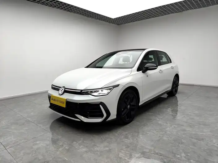 Volkswagen Golf 2025 Model 300TSI R-Line – фото 1