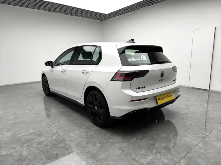 Volkswagen Golf 2025 Model 300TSI R-Line – фото 5