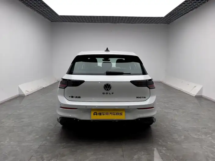 Volkswagen Golf 2025 Model 300TSI R-Line – фото 6