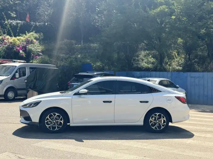MG5 2023 Model 180DVVT CVT Youth Deluxe Edition
