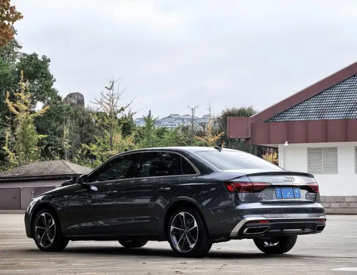 Audi A4 L 2022 Model 40 TFSI Fashion Dynamic Model – фото 4