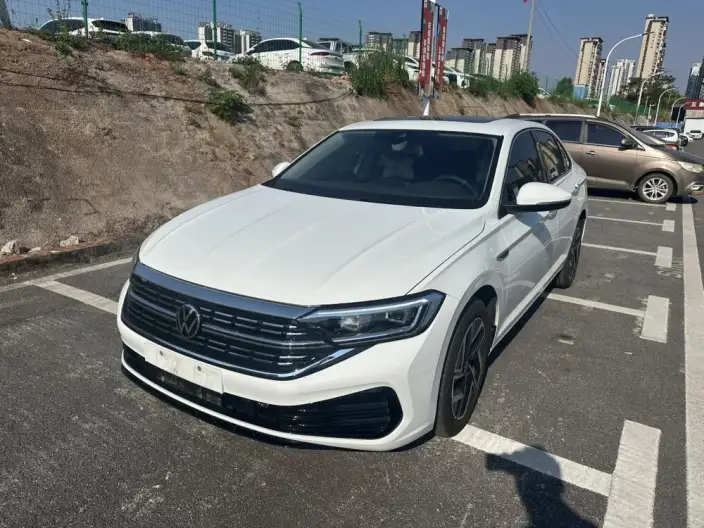 Volkswagen Sagitar 2025 Model Facelift 300TSI DSG Beyond Edition – фото 1
