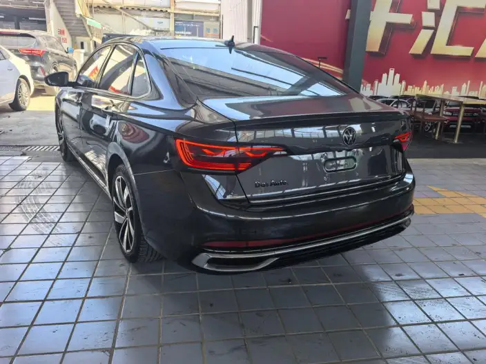 Volkswagen Sagitar 2023 Model 300TSI DSG Superior Edition – фото 4