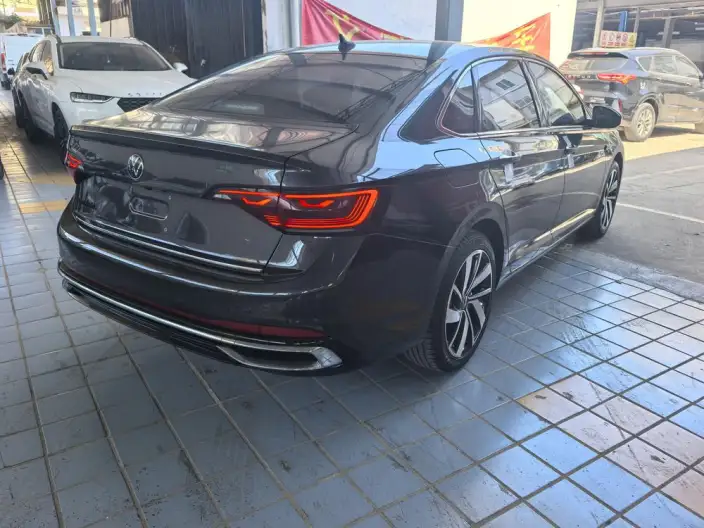 Volkswagen Sagitar 2023 Model 300TSI DSG Superior Edition – фото 6